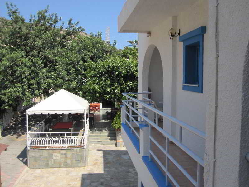 הרסוניסוס Amazones Villas Apartments מראה חיצוני תמונה