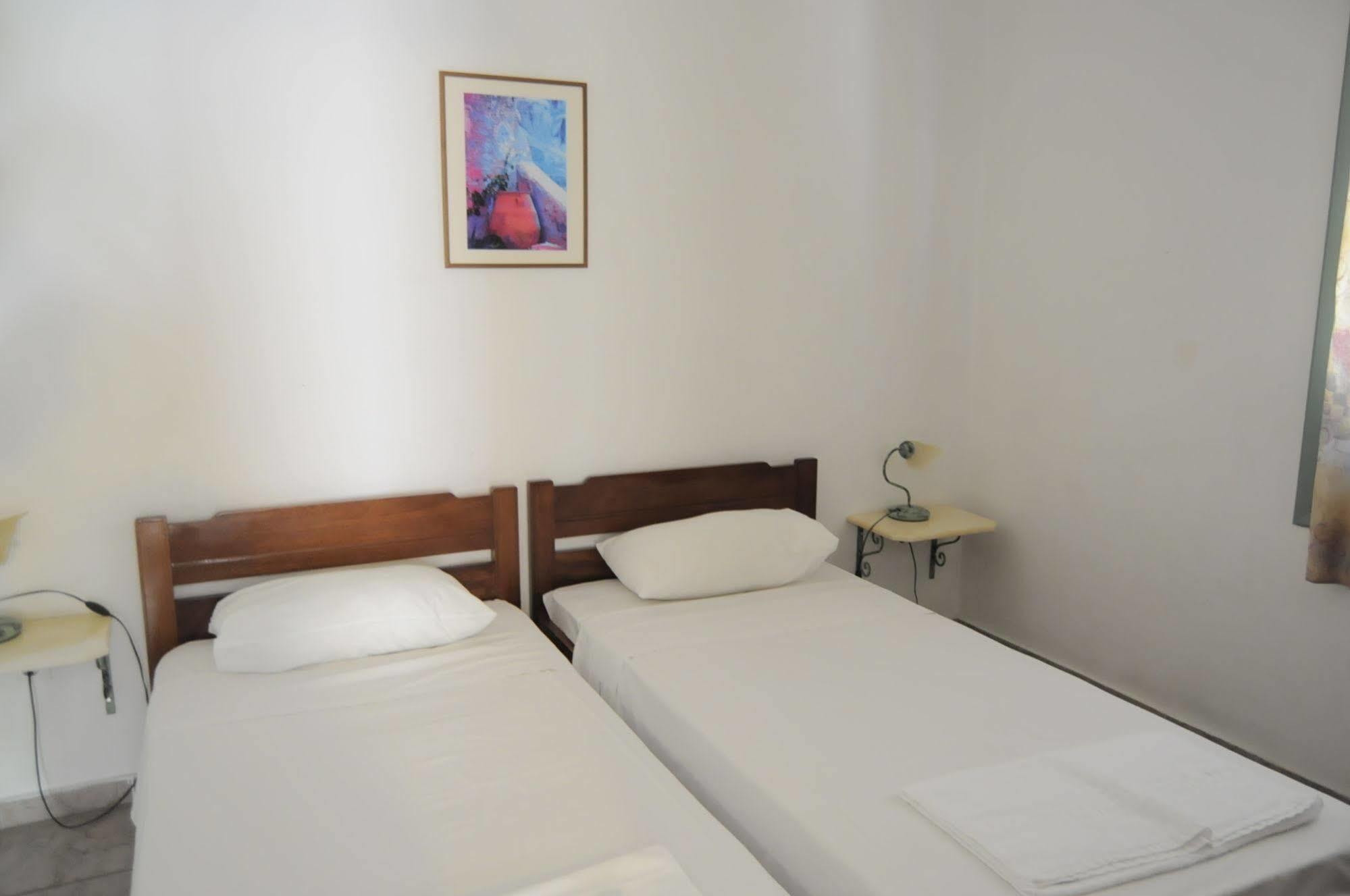 הרסוניסוס Amazones Villas Apartments מראה חיצוני תמונה